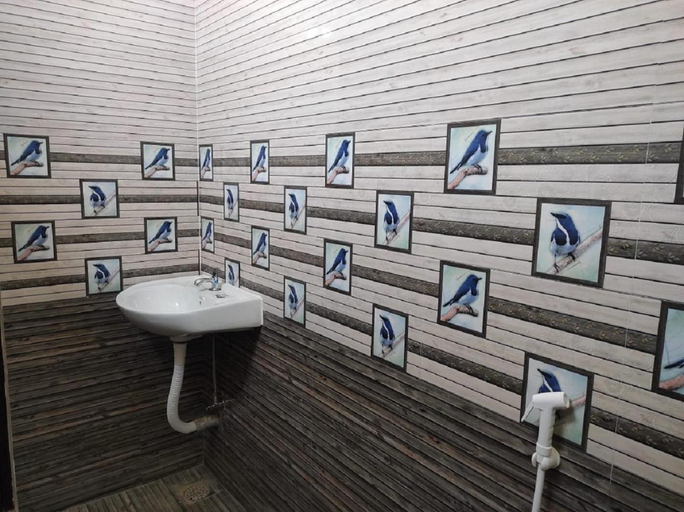 Bathroom 3, Le Springlynn, Viluppuram