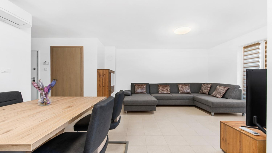 Others 5, Apartment Vinko, Brtonigla