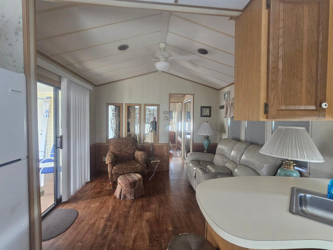 Bedroom, Woody's RV Resort LLC, Highlands