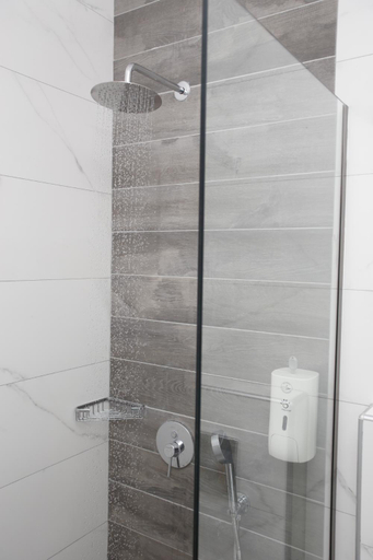Bathroom 4, Albatros Suites, Central Macedonia