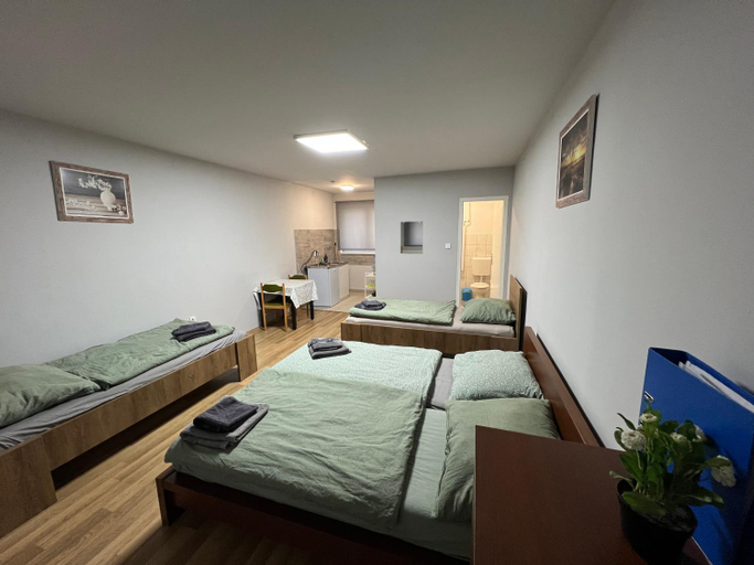 Others 4, Malata Homes, Budapesti