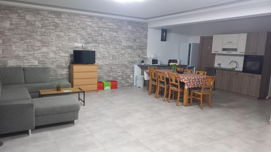 2, Avalon Vendeghaz, Baktalórántháza