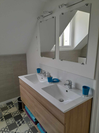 Bathroom 2