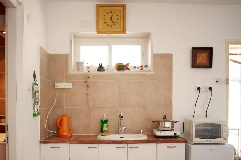 Others 4, Irit's Apartment