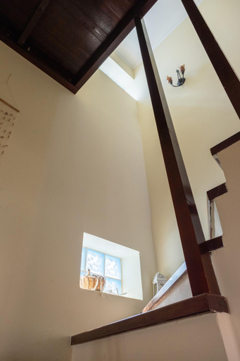 5, Chara's Residence, Crete