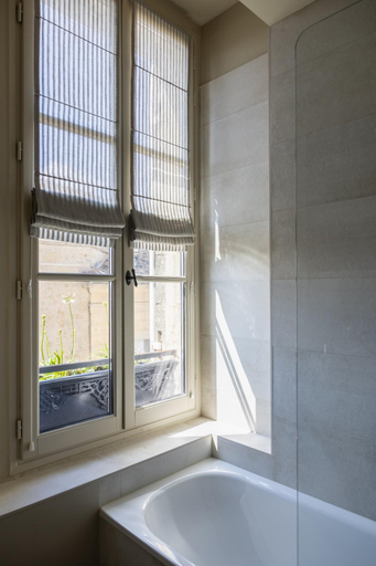 Bathroom 3, Hotel Porte Brunet, Gironde