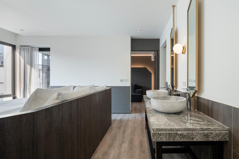 Bathroom 7