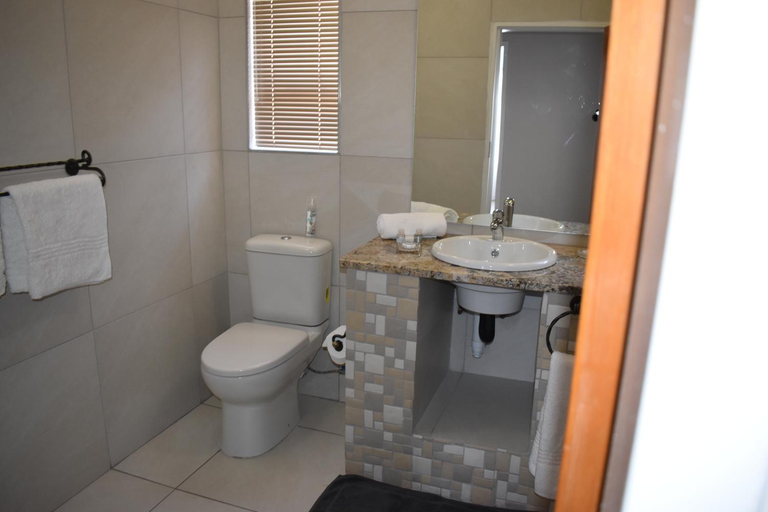 Bathroom 1, Goedgedacht Guestrooms, Dr Kenneth Kaunda