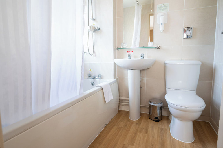 Bathroom 4, Millers Hotel by Greene King Inns, Leicestershire