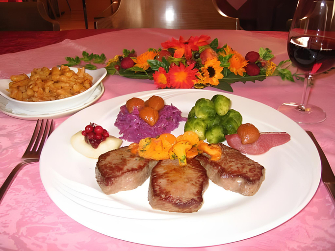 Food & Drinks 3, Hotel-Restaurant Drei Tannen, Goms
