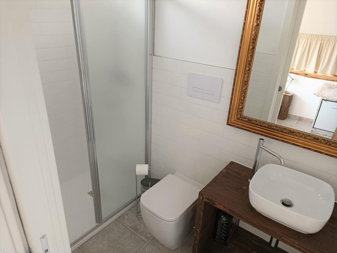 Bathroom 2, b&b Adama, Salerno