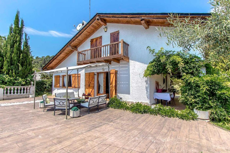 Others 3, Swiss style villa near Barcelona 10min to beach, Barcelona