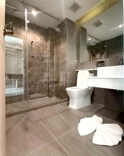 Bathroom 7
