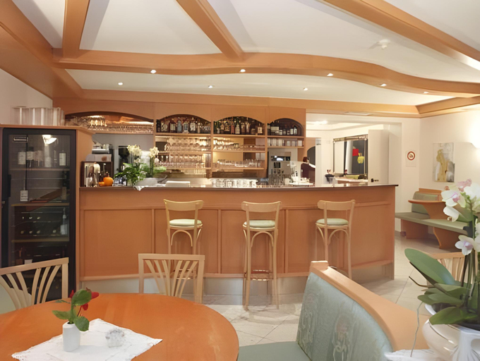 Food & Drinks 5, Oliven- & Genusshotel Hirzer, Bolzano