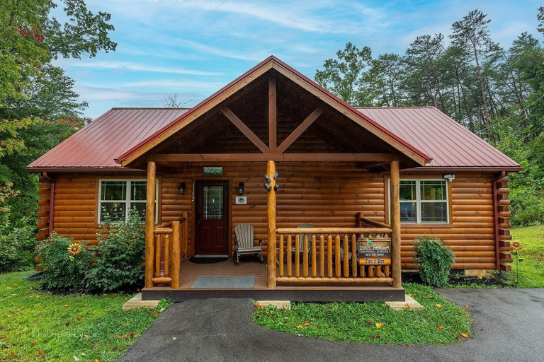 Exterior & Views, Foxes' Den Cabin with Private Hot Tub and Arcade Game by RedAwning, Sevier