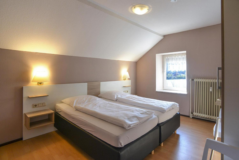 Others 5, Gastehaus Rebstock, Trier-Saarburg