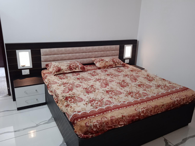 Others 5, Ashish Villa, Lucknow