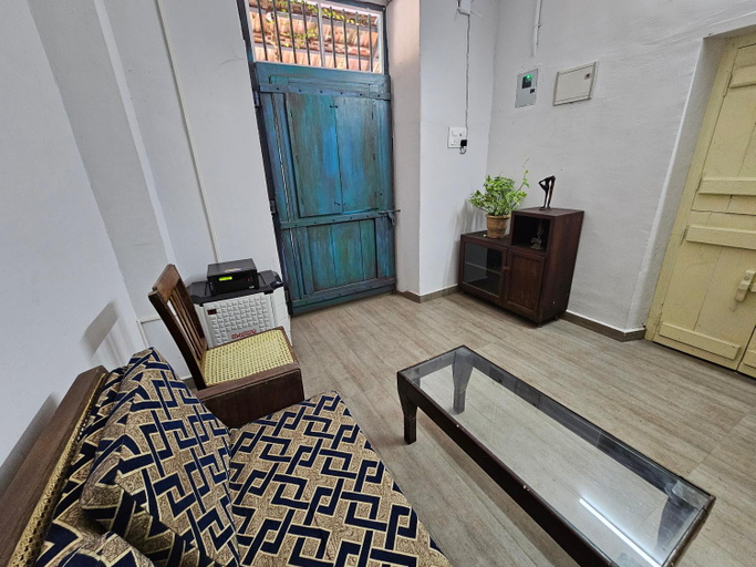 Others 5, Idha Artists' Gallery - Stay with Art, Ernakulam