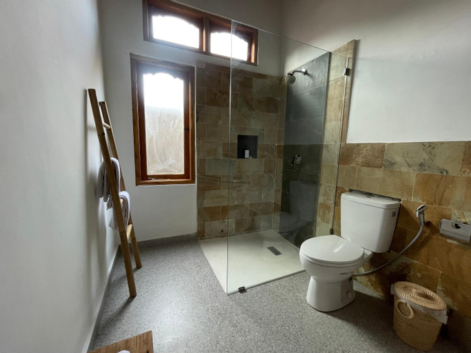 Bathroom 4