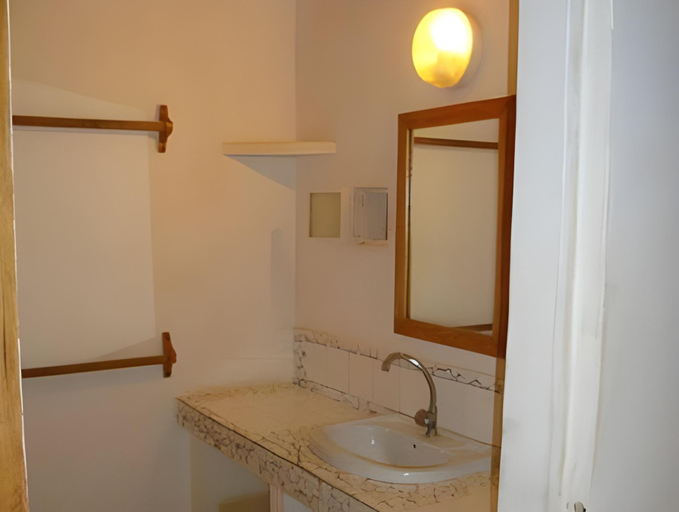 Bathroom 2, A Keurmaya, Mbour