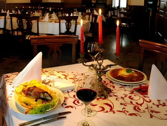 Food & Drinks 3, Castel Haller, Ogra