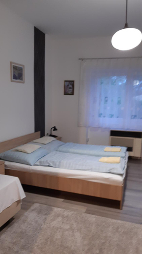Others 4, Avar Vendeghaz, Gyöngyös
