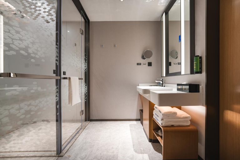 Bathroom 3, Hampton by Hilton Shenzhen Yuanshan, Shenzhen