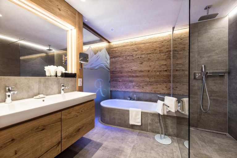 Bathroom 4, Rieser Achensee Resort, Schwaz
