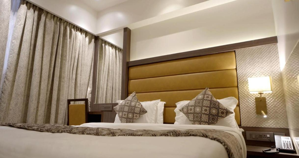 Bedroom 2, Gold Crest Suites, Thane
