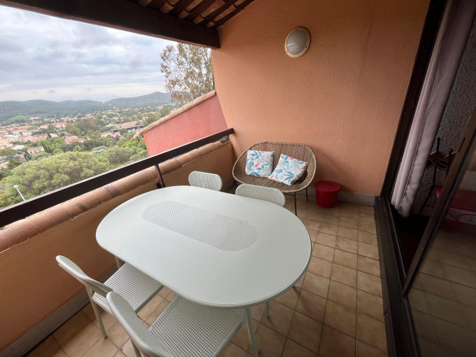 Others 5, Superbe Duplex 35m2 vue mer avec piscine, Var
