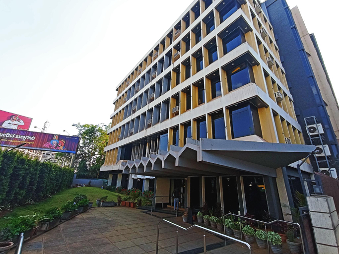 Others 2, Sanman Deluxe Lodge, Belgaum