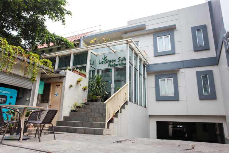 Exterior 1