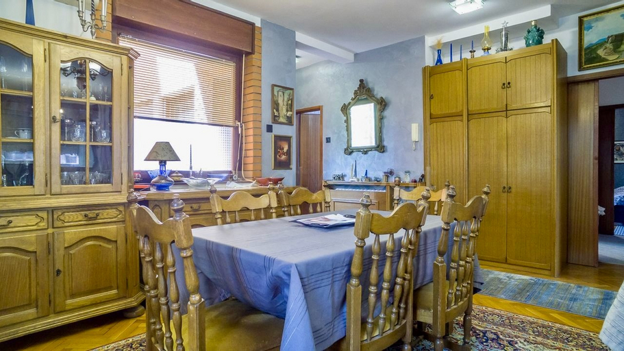 Food & Drinks, 105 m2 Apartment in a Diplomatic Area, Belgrade