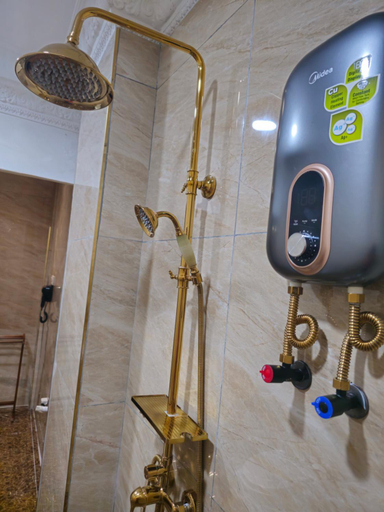 Bathroom 4