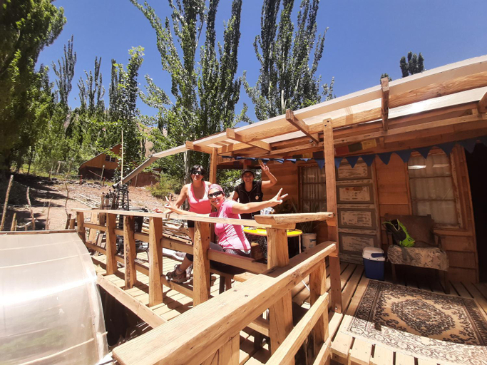Others 5, Hostal Crisol, Cordillera