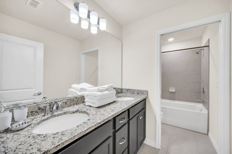 Bathroom 4, 3967lana 7 Bedroom Divers, Polk