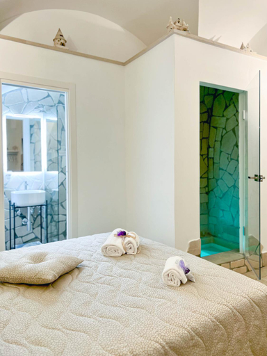 Others 4, Messapica Home, Brindisi