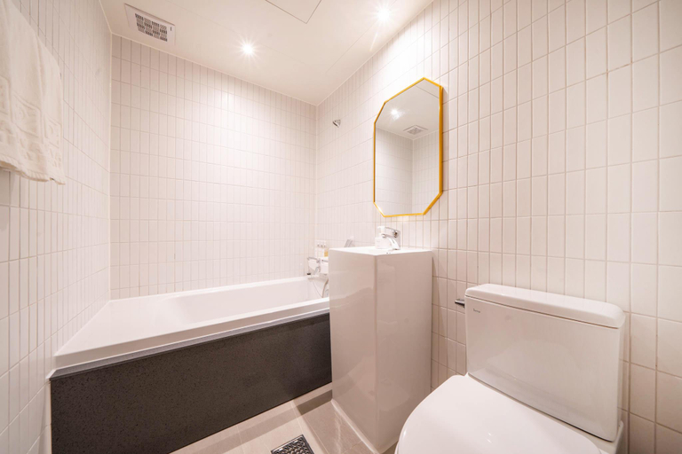 Bathroom 13