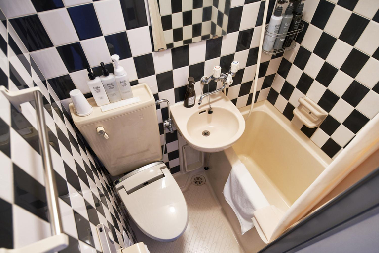 Bathroom 14