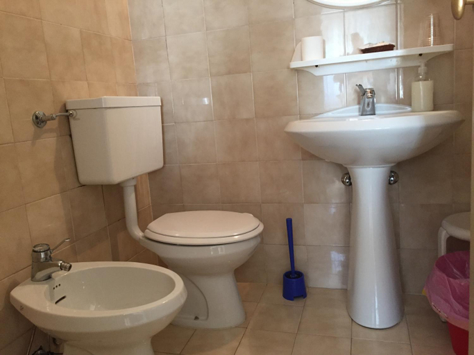 Bathroom 5, Al Cavallino Rosso, Belluno
