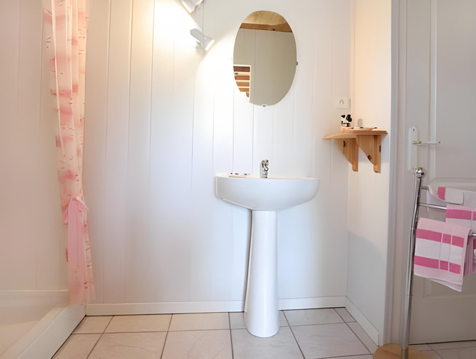 Bathroom, L'Ariade, Dordogne