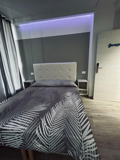 Bedroom 16