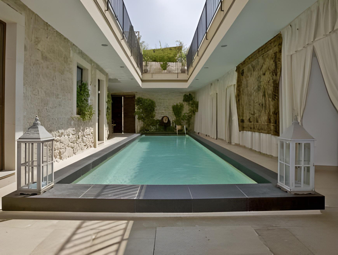 Others 3, Borgo Hedone, Ragusa