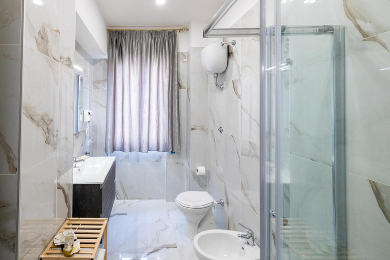 Others 4, Parthenope Luxury House, Napoli