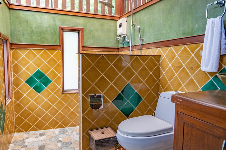 Bathroom 14