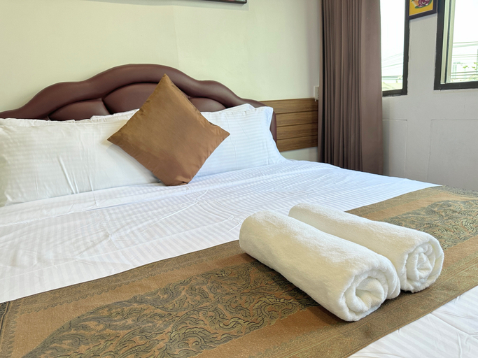 Bedroom 2, Longzhu Guesthouse, Khlong San