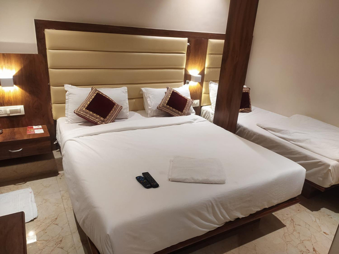 Bedroom 4, HOTEL ADAMS INN, Mumbai Suburban