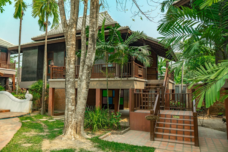Exterior 3