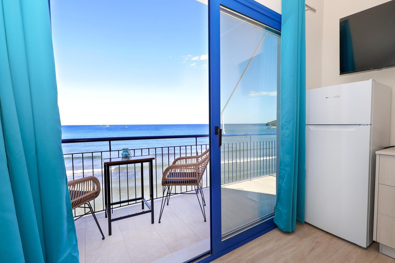 Others 5, Niko's Beach Suites No1, Attica