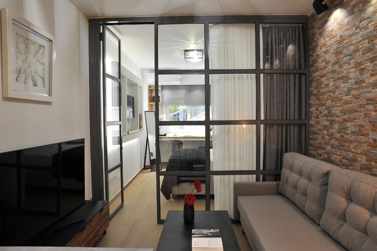 Facilities 3, Alter Ego Residence, Attica